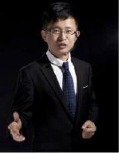 張?jiān)撇├蠋? onerror=